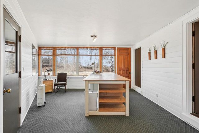 1009 Spring Valley ROAD, Burlington, WI 53105