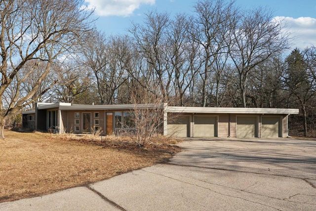 1009 Spring Valley ROAD, Burlington, WI 53105