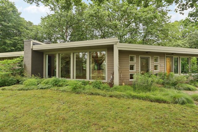 1009 Spring Valley ROAD, Burlington, WI 53105