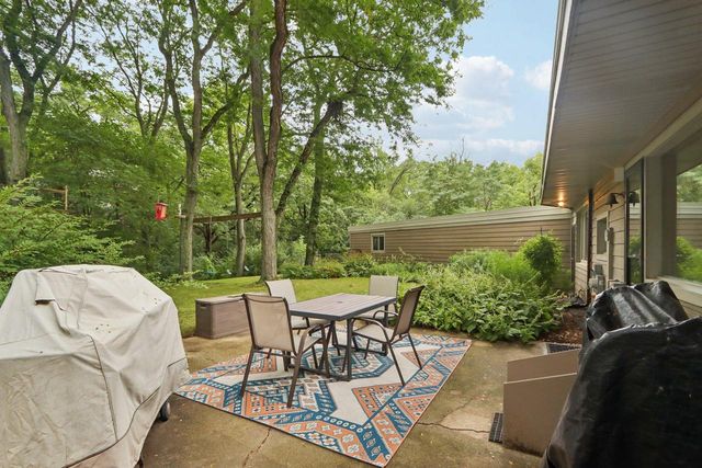 1009 Spring Valley ROAD, Burlington, WI 53105