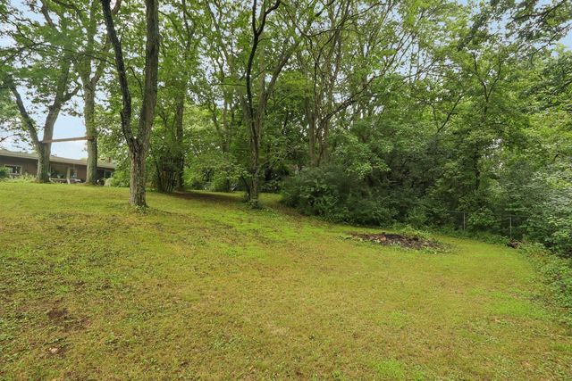 1009 Spring Valley ROAD, Burlington, WI 53105