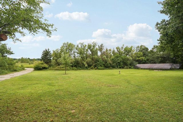 1009 Spring Valley ROAD, Burlington, WI 53105