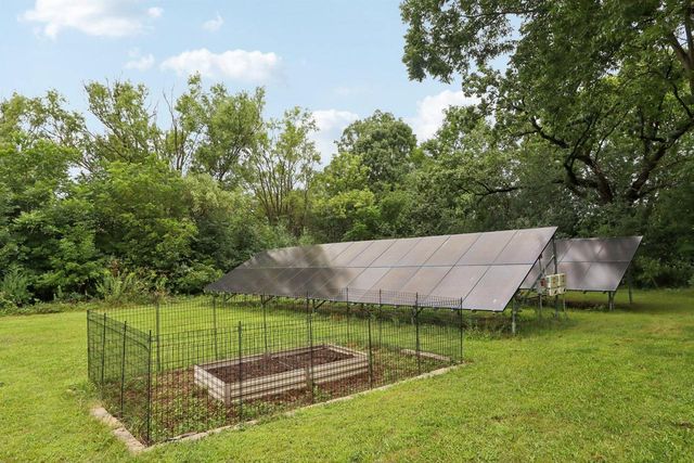 1009 Spring Valley ROAD, Burlington, WI 53105