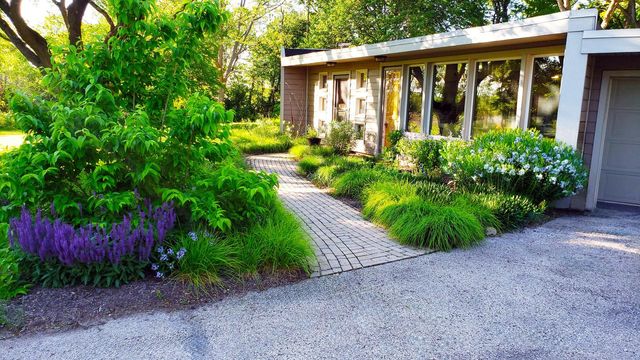 1009 Spring Valley ROAD, Burlington, WI 53105