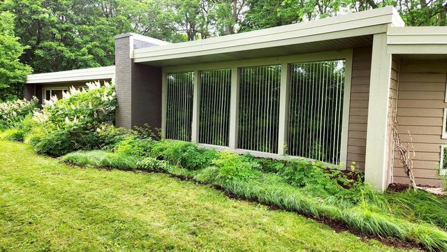 1009 Spring Valley ROAD, Burlington, WI 53105