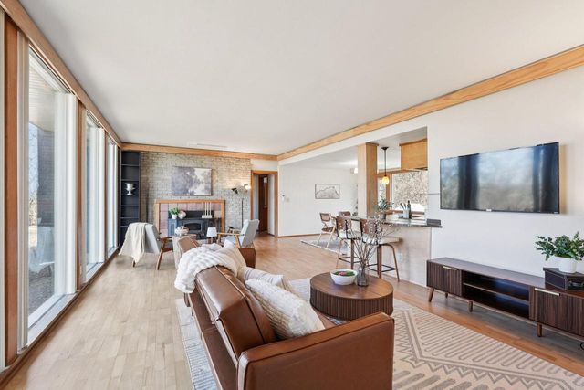 1009 Spring Valley ROAD, Burlington, WI 53105