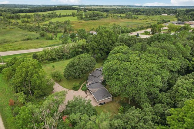 1009 Spring Valley ROAD, Burlington, WI 53105