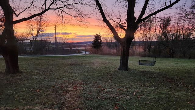 1009 Spring Valley ROAD, Burlington, WI 53105