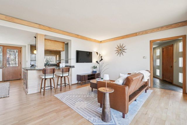 1009 Spring Valley ROAD, Burlington, WI 53105