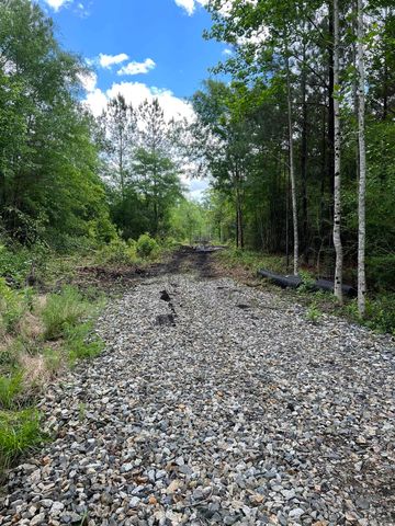 1215 Rainbow Dr., Loris, SC 29569