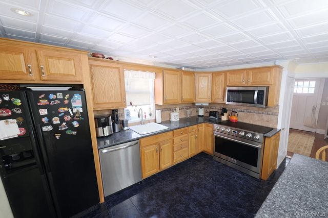 2725 Fenton Avenue, Bronx, NY 10469