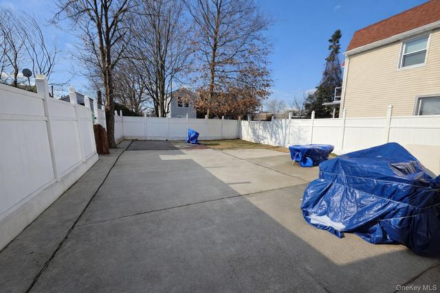 2725 Fenton Avenue, Bronx, NY 10469