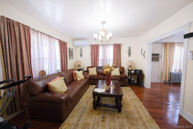 2725 Fenton Avenue, Bronx, NY 10469