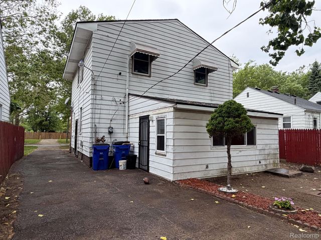 19940 Strasburg Street, Detroit, MI 48205