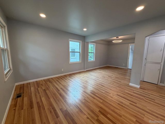19940 Strasburg Street, Detroit, MI 48205