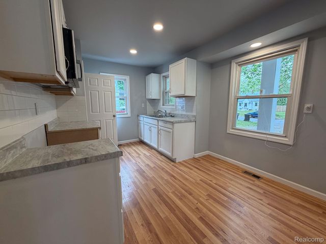 19940 Strasburg Street, Detroit, MI 48205