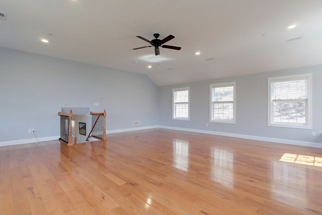 3 Chamberlain Way, Pepperell, MA 01463