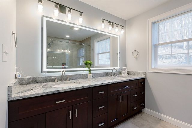 3 Chamberlain Way, Pepperell, MA 01463