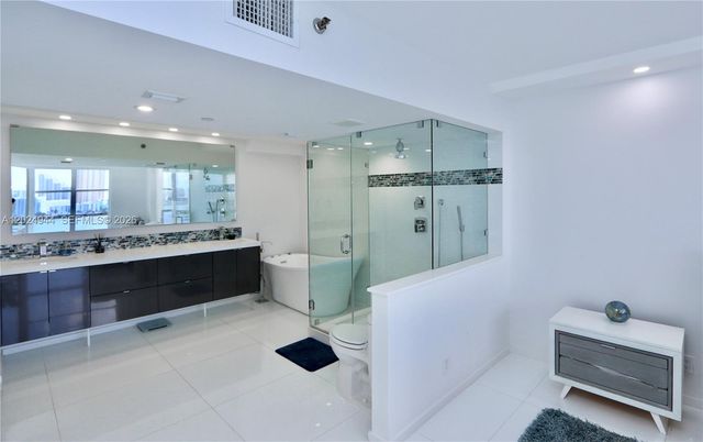 3600 Mystic Pointe Dr 1115, Aventura, FL 33180