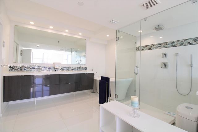 3600 Mystic Pointe Dr 1115, Aventura, FL 33180