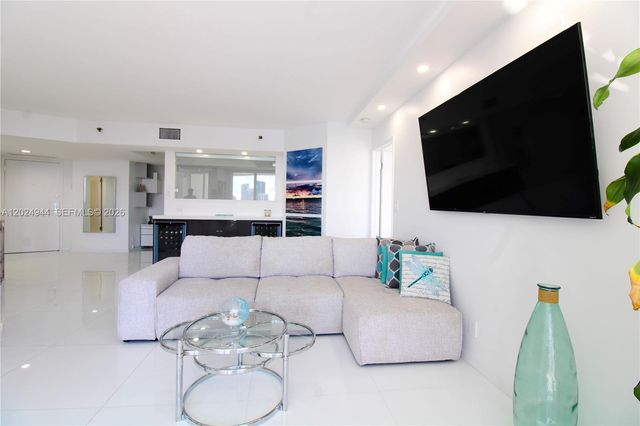 3600 Mystic Pointe Dr 1115, Aventura, FL 33180