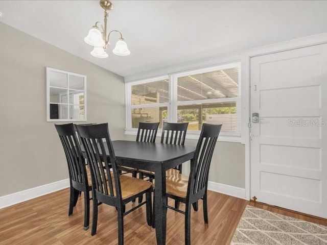 1214 E CAROLINE STREET, Tavares, FL 32778