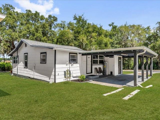 1214 E CAROLINE STREET, Tavares, FL 32778