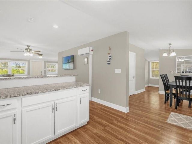 1214 E CAROLINE STREET, Tavares, FL 32778