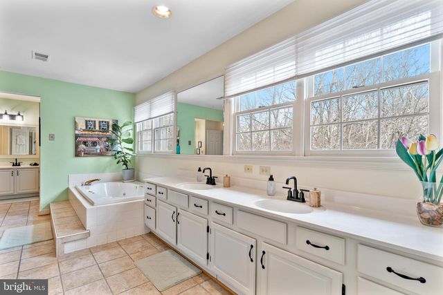 22109 CREEKVIEW DR, Gaithersburg, MD 20882