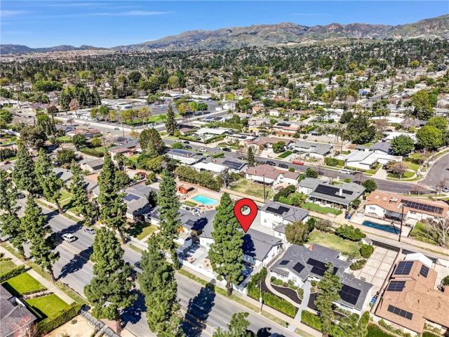 18221 Chatsworth B, Northridge, CA 91326
