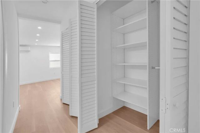 18221 Chatsworth B, Northridge, CA 91326