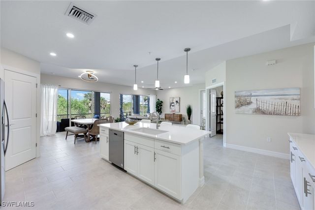 273 Indies DR E 102, Naples, FL 34114