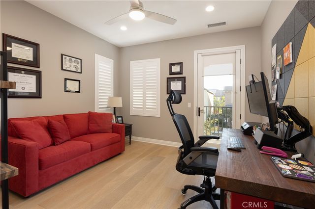 22 Preston Place, Tustin, CA 92782