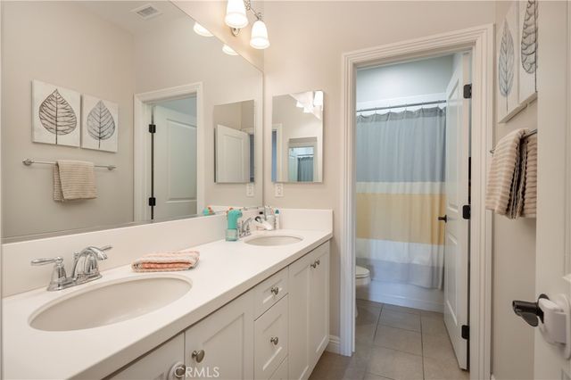 22 Preston Place, Tustin, CA 92782