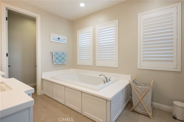 22 Preston Place, Tustin, CA 92782