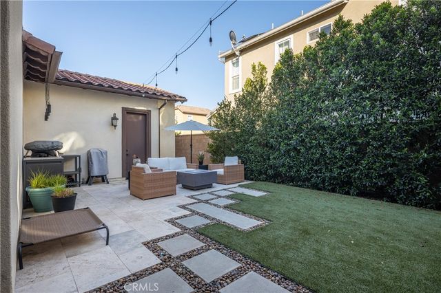 22 Preston Place, Tustin, CA 92782