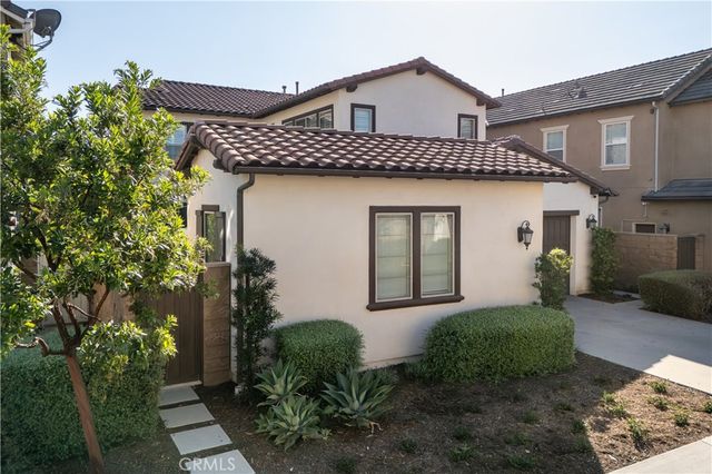 22 Preston Place, Tustin, CA 92782