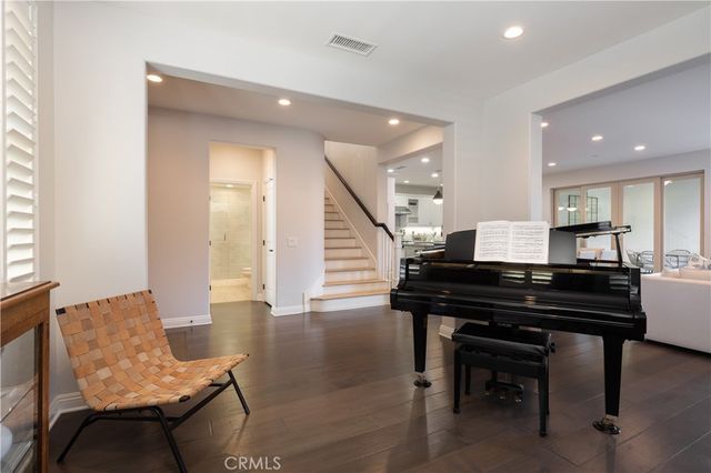 22 Preston Place, Tustin, CA 92782