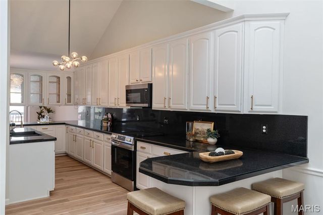 730 Willow Spring Hill Court, Chesterfield, MO 63017