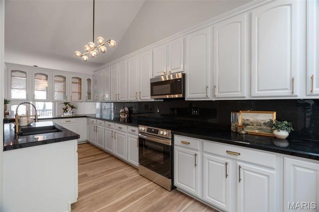 730 Willow Spring Hill Court, Chesterfield, MO 63017