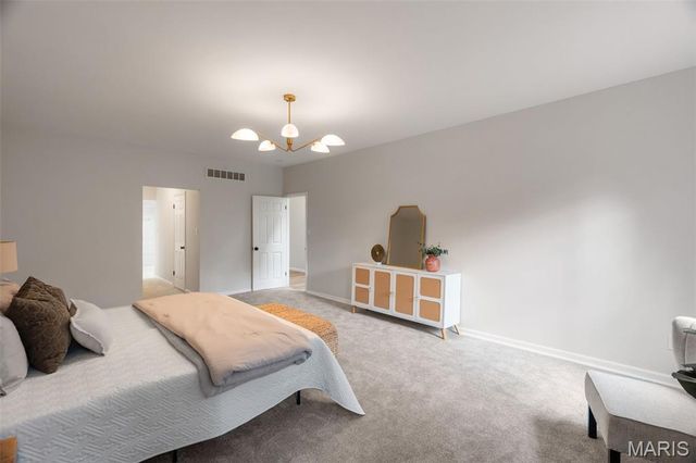 730 Willow Spring Hill Court, Chesterfield, MO 63017