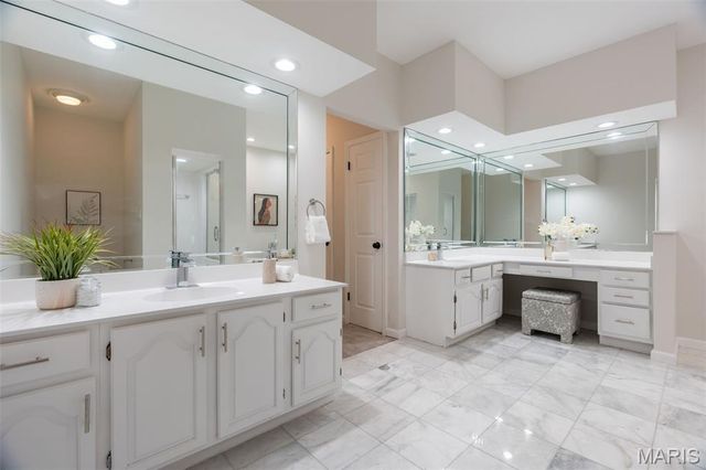 730 Willow Spring Hill Court, Chesterfield, MO 63017