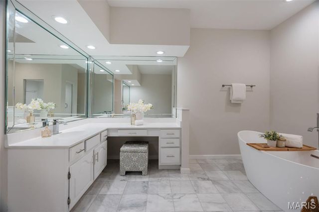 730 Willow Spring Hill Court, Chesterfield, MO 63017