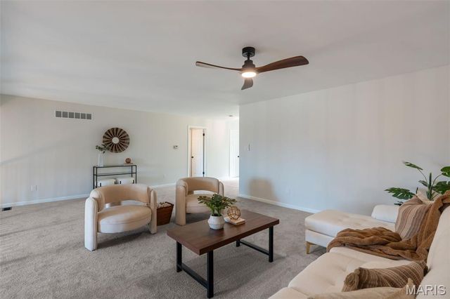 730 Willow Spring Hill Court, Chesterfield, MO 63017