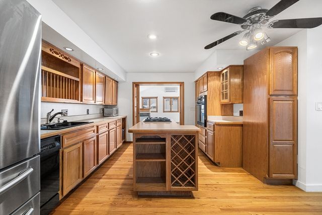 34 Paris St, Everett, MA 02149