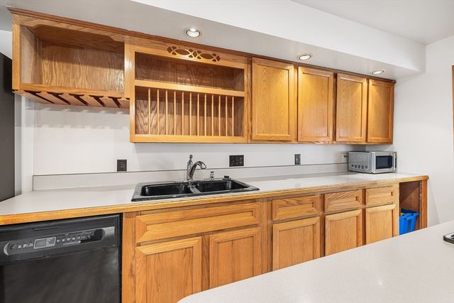 34 Paris St, Everett, MA 02149