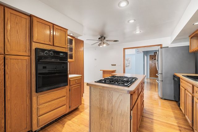 34 Paris St, Everett, MA 02149