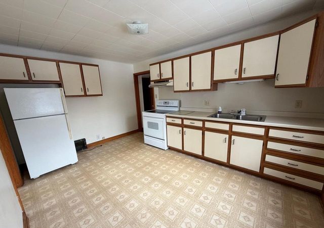 304 LINWOOD AVENUE, Park Ridge, WI 54481