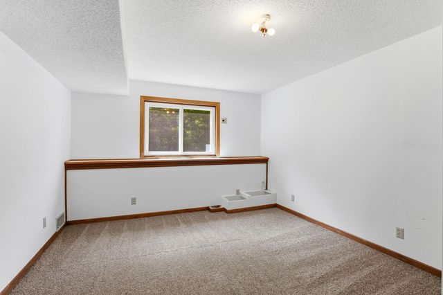 7435 Kurt Street, Loretto, MN 55357