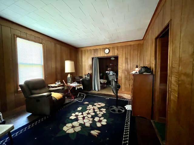 8034 W 42nd Street, Lyons, IL 60534